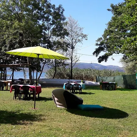 ベッド・アンド・ブレックファスト Osso Garden Bungalow