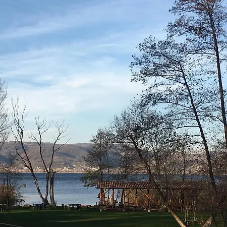 ベッド・アンド・ブレックファスト Osso Garden Bungalow *