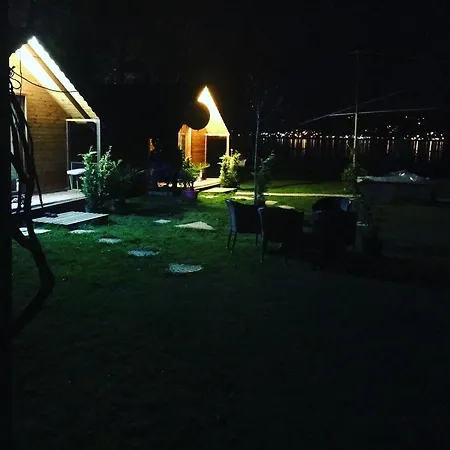 ベッド・アンド・ブレックファスト Osso Garden Bungalow