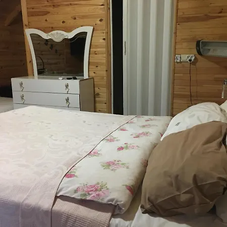 ベッド・アンド・ブレックファスト Osso Garden Bungalow サパンジャ